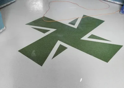 Img Terrazo Continuo con Diseno Personalizado en Farmacia 1